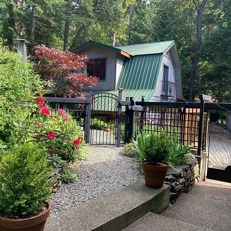Salt Spring Carriage House B&B Ganges Exterior photo