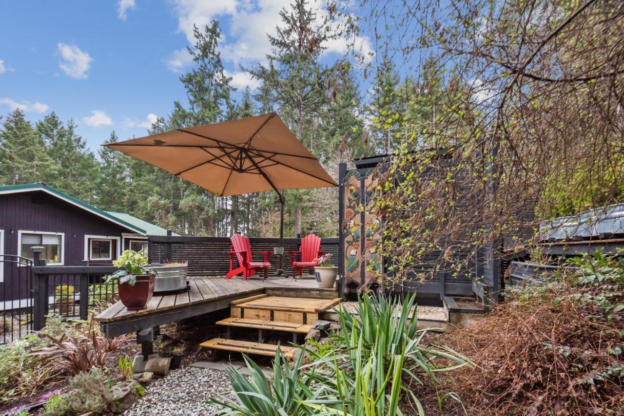 Salt Spring Carriage House B&B Ganges Exterior photo