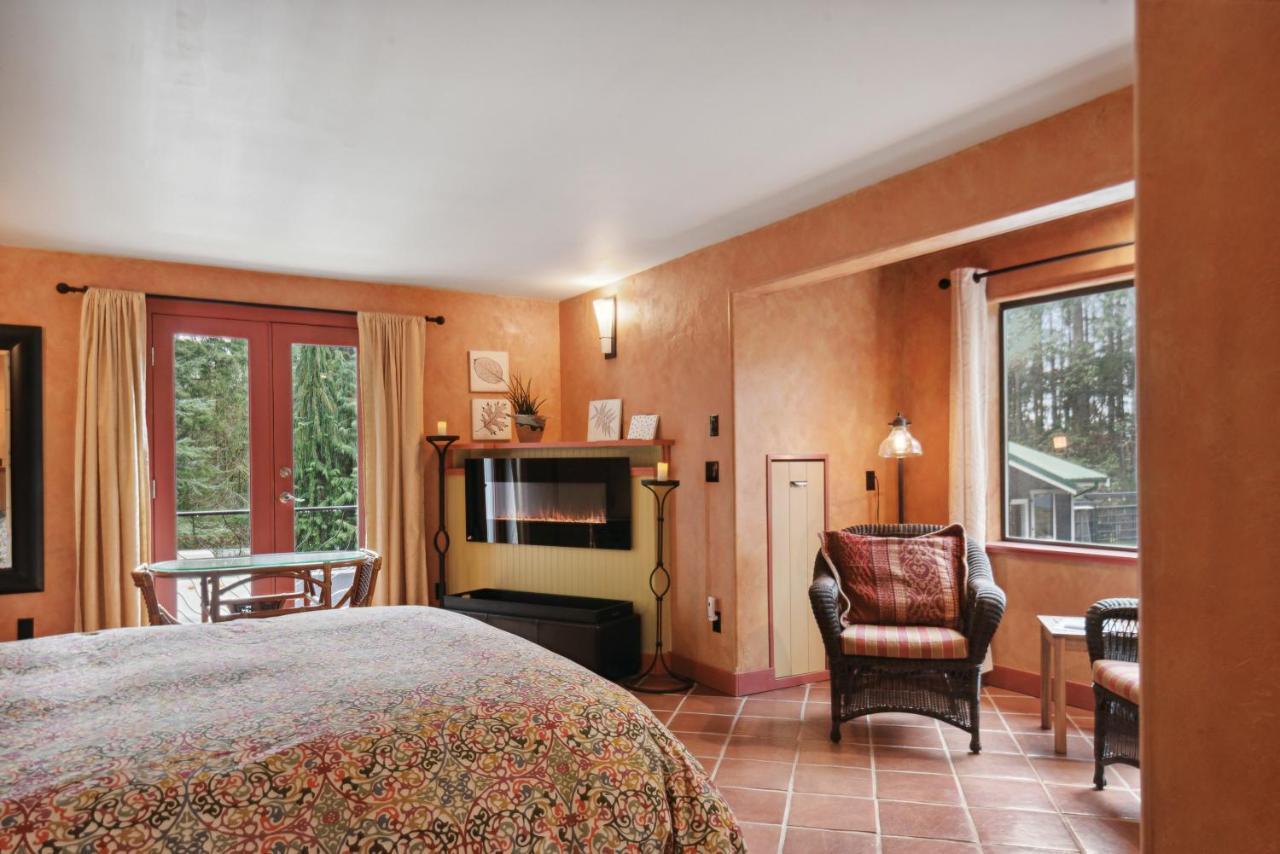 Salt Spring Carriage House B&B Ganges Exterior photo