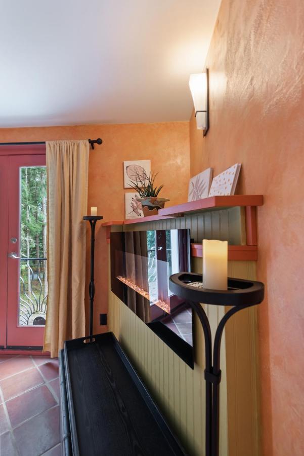 Salt Spring Carriage House B&B Ganges Exterior photo