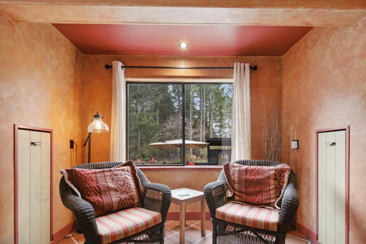 Salt Spring Carriage House B&B Ganges Exterior photo