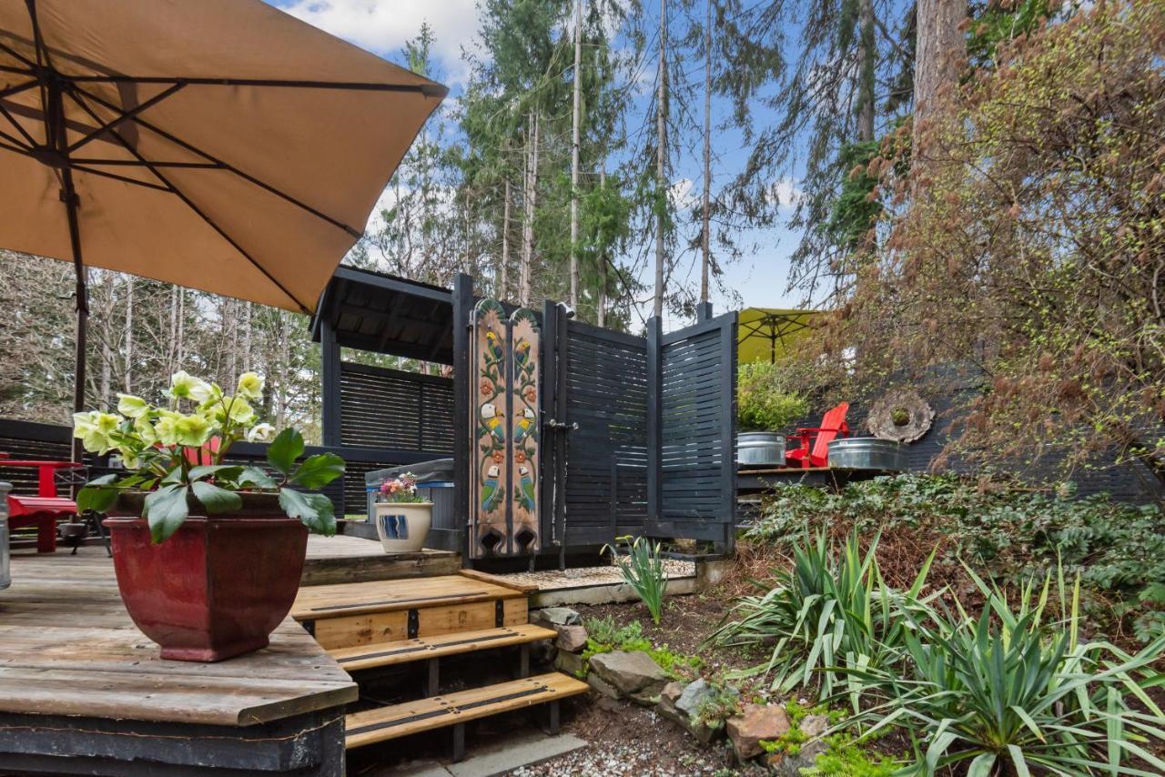 Salt Spring Carriage House B&B Ganges Exterior photo