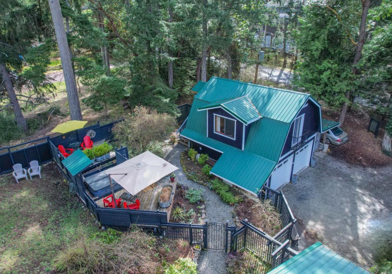 Salt Spring Carriage House B&B Ganges Exterior photo