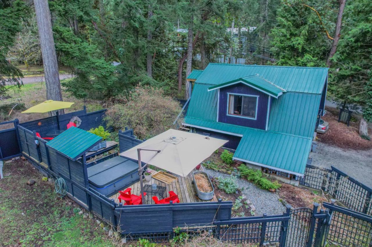 Salt Spring Carriage House B&B Ganges Exterior photo